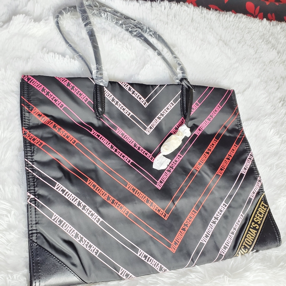 VICTORIA'S SECTET BEAUTIFUL LARGE TOTE BAG
